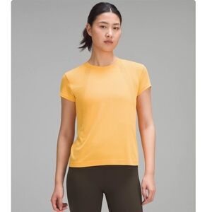 Lululemon train to be short sleeve shirt